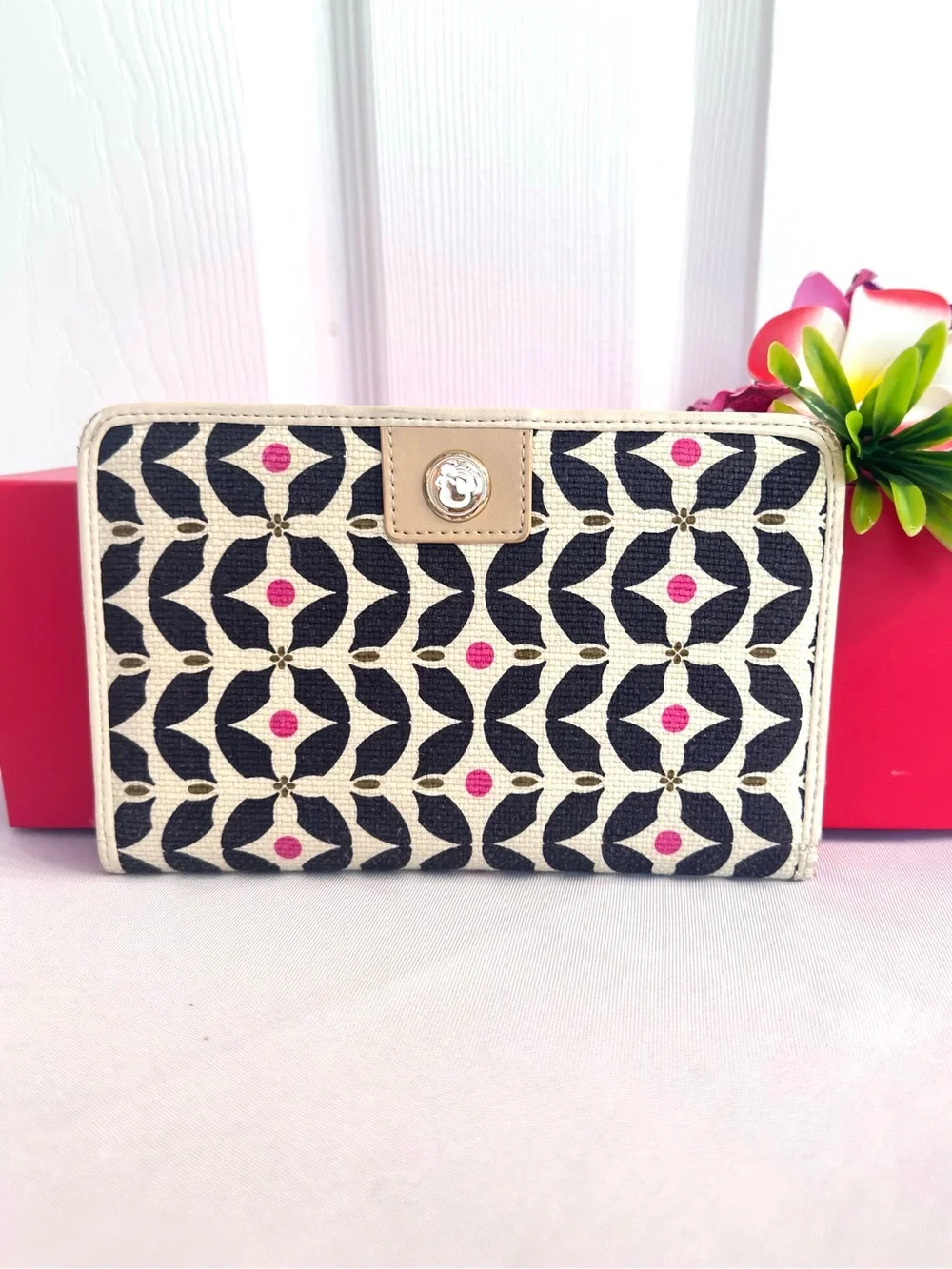 SPARTINA ~ Geometric Pattern Wallet in Black, Cream and Pink w/Back Coin Slot
